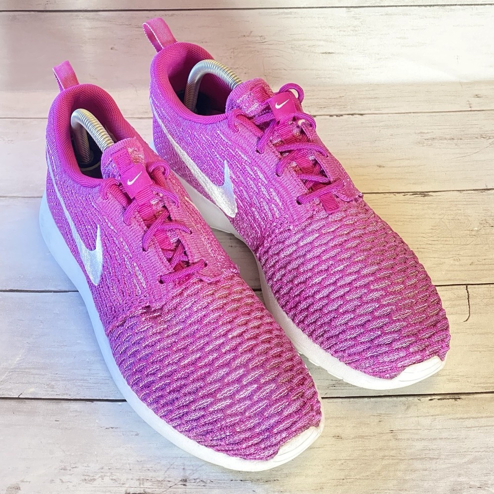 Nike Roshe Run Flyknit Shoes Womens 9.5 Purple Fuchsia Flash Running 704927-500